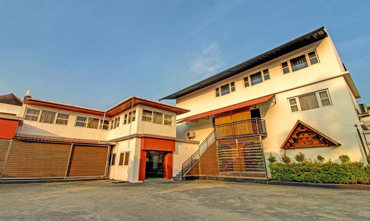 Treebo Prince Kottayam Ngoại thất bức ảnh